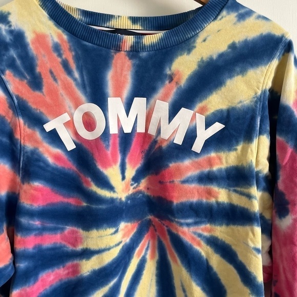TOMMY Hilfiger Women's Tie Dye Logo Crewneck Sweatshirt Women’s Medium - Picture 2 of 5